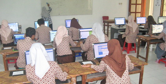Lab Komputer SMA Islam 3 Sleman 2011